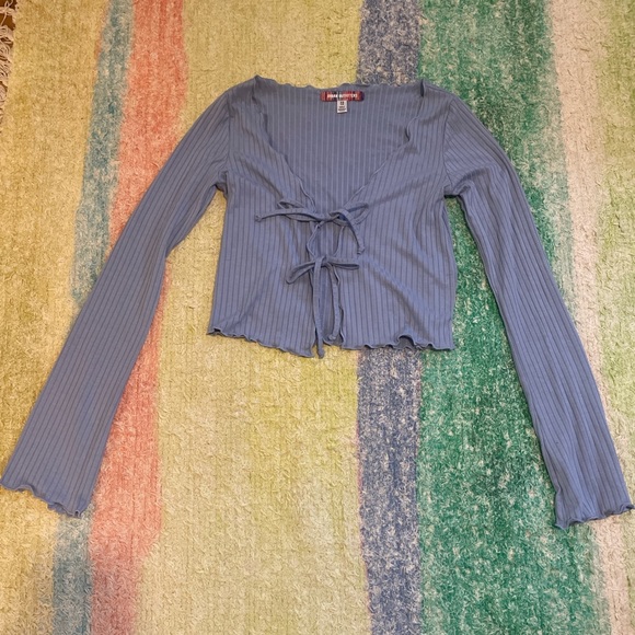 Like New Tie Front Blouse - Picture 8 of 8